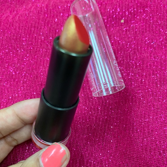 Red lipstick - Picture 2 of 2